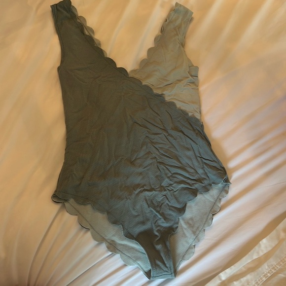 Marysia two tone canyon point scalloped swimsuit - Picture 7 of 8